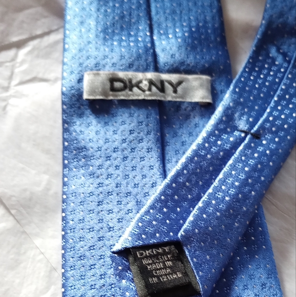 Vintage and Designer Tie Collection.FIVE FOR THE PRICE OF ONE BUNDLE. Blue Tones - Picture 10 of 11